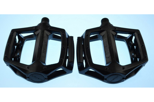 Педали Wellgo LU-313, алюм., с литыми шипами, Cr-Mo ось, черные